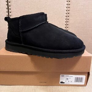 UGG ultra mini Black Ankle Boots